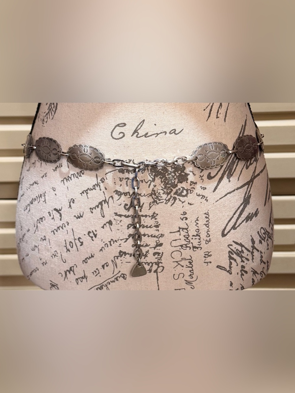 Vintage Morris Moskowitz MM Silver Tone Engraved Oval Concho Chain Belt